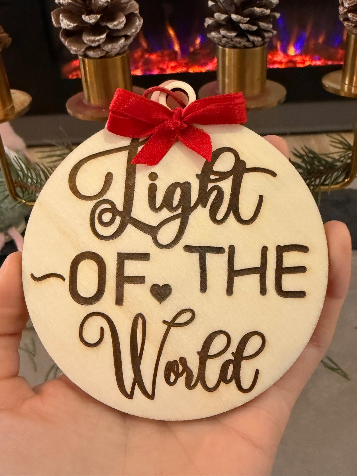 Glob gravat cu mesajul dorit