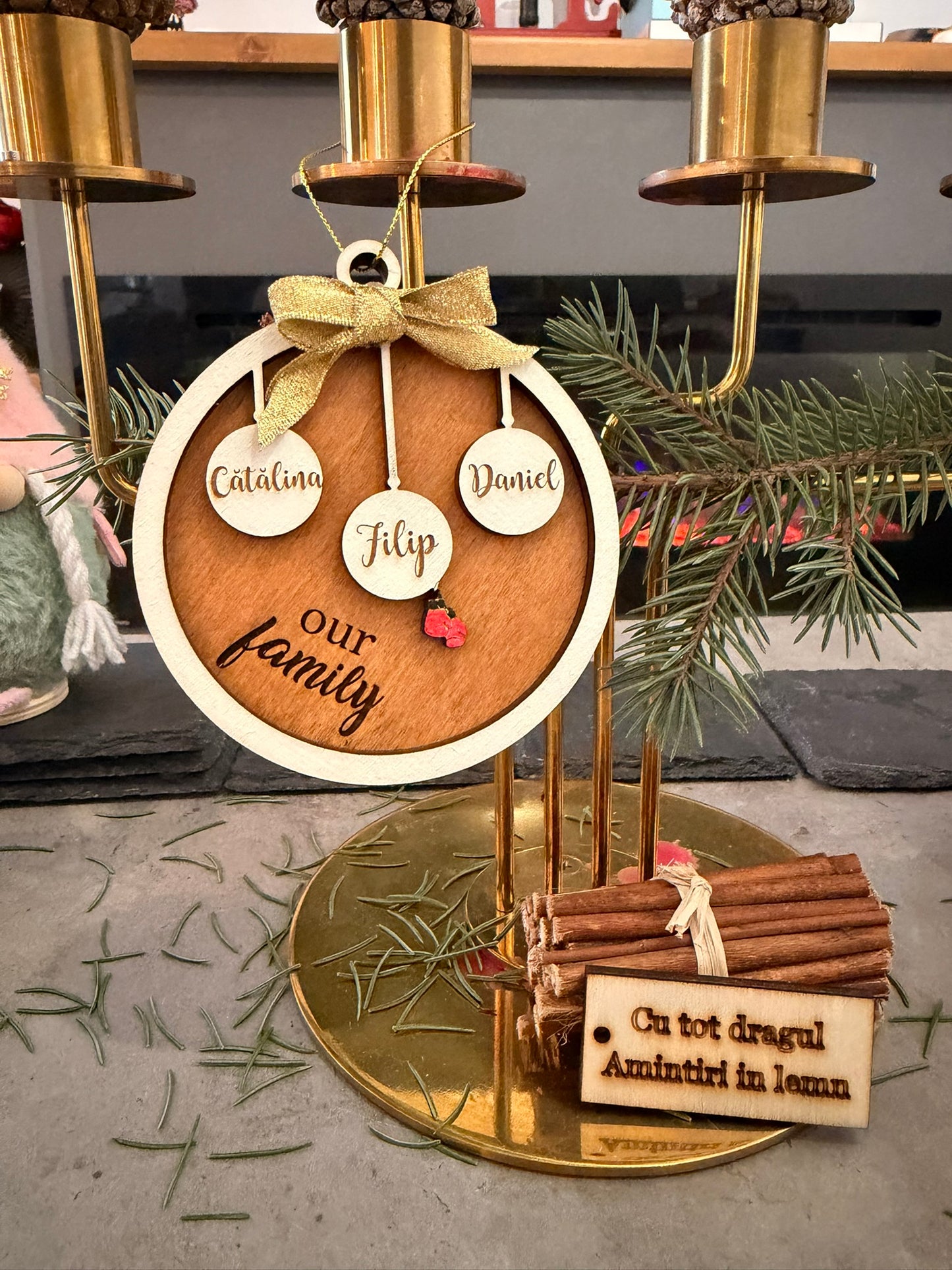 Glob „Our Family” – Inima Sărbătorilor în Casa Voastră